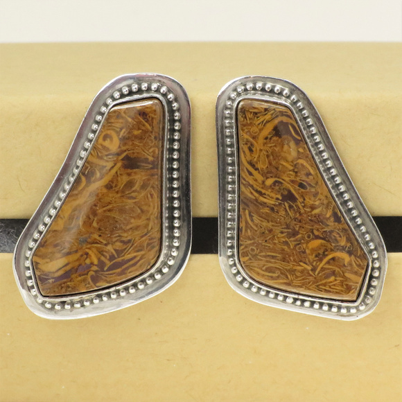 Vintage Southwestern Sterling and Coquina Earrings - Picture 2 of 7